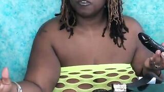 Nookiescookies test out 2 of her favorite sex sex toys