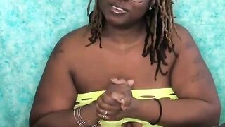 Nookiescookies test out 2 of her favorite sex sex toys