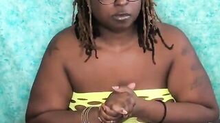 Nookiescookies test out 2 of her favorite sex sex toys