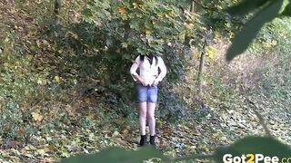 Reality Peeing For Desperate To Pissing goddess