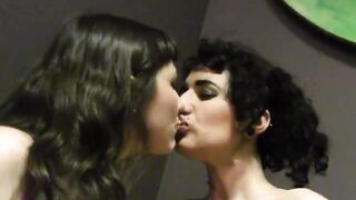 Real Lesbo Lovers... Dyke Amateur!