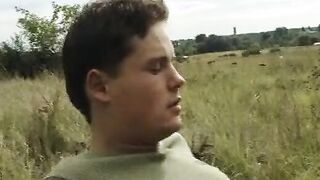 Brueder ficken Passantin Outside auf der Wiese