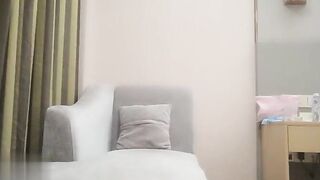 chinese amateur with fine skin and tender meat, very sensitive constitution, continuous orgasm