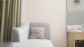 chinese amateur with fine skin and tender meat, very sensitive constitution, continuous orgasm