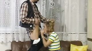 Kleine Suesse Linda teenie wird vom Cowboy Anal gefickt