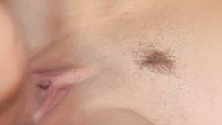Dark Haired 22 Jahre mit excellengen Zungenfertigkeiten blaesst fickt und schluckt