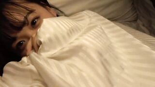 Bareback STYLE - A hairy paiddating colleg echick