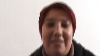 Laura 25 Jahre kraeftig geht Ihrem freund waehrend des Casting nicht Fremd oder