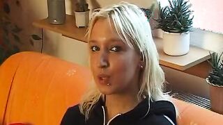 Vivien 20 Jahre liebt Abwechslungsreichen sex was passiert noch im Casting