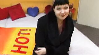 Grosses Hamburgerin 23 Jahre besorgt es sich vor der Kamera wie weit geht Sie noch