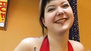 Grosses Hamburgerin 23 Jahre besorgt es sich vor der Kamera wie weit geht Sie noch