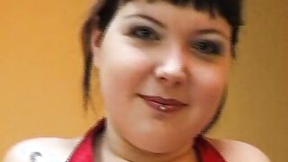 Grosses Hamburgerin 23 Jahre besorgt es sich vor der Kamera wie weit geht Sie noch
