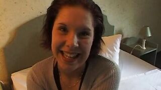Lisa 19 Jahre Dark Haired kommt schon beim fingern