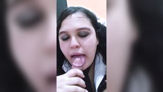 American school sluts blowing my penis. I cum into her face