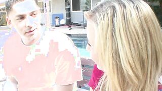 Mae Meyers three-way fucking inside double penetration