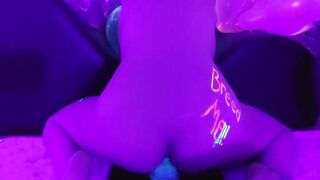 Toke, Smoke & Rides my vibrator under blacklights!