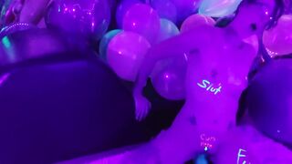 Toke, Smoke & Rides my vibrator under blacklights!