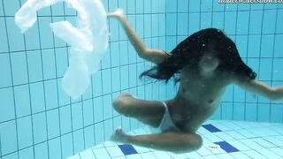 Zuzanna and Lucie making out underwater