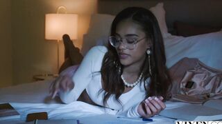 VIXEN Stunning rich chick seduces her bodyguard