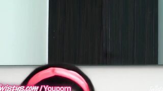 2 goddess huge boobed babes rub their pussies