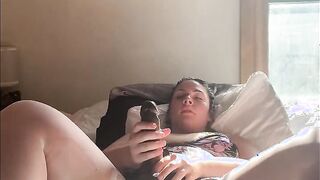 Thick dark haired has creamy orgasm with vibrators