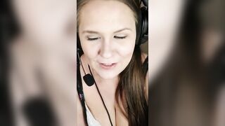 Gamer chick Gets Boned By Obsessed Fan