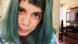 Weird sluts does oral to a sex toy with jam xd