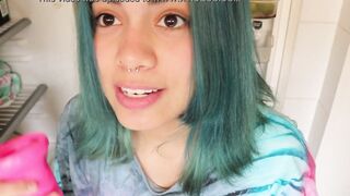 Weird sluts does oral to a sex toy with jam xd