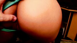 White Hottie blows and riding a ebony penis and gets creamed