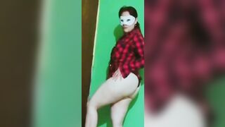 stripteace of perfect mexican cougar hispanic long booty long booty and she masturbate with her sex toy