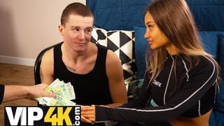 HUNT4K. Porn actress was dreaming about such theft ending with hookup