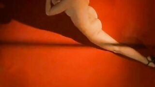 Huge penis stud gets soak and sloppy bj from curvy brunet