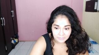 hello loves i love to fucked my vagina with my high heels, inside which part did they cum - intagram jsexycouple17