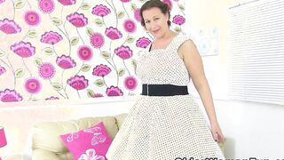 Old bimbos and mature ladies inside heat part 32