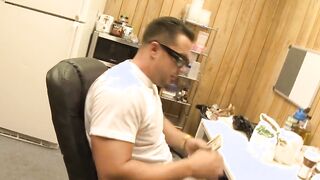 Dark Haired 24 Jahre zum Casting ueberredet und hart gebumst