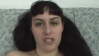Dude gets pretty bj from his women