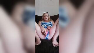 Play with my new sex toy and squirting everywhere