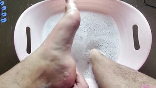 Wash and scrub my long kinky foot