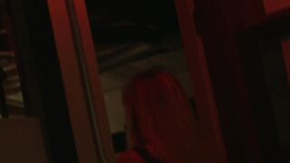 Junge Blondine 19 Jahre wird inside Lagerhalle hart gefingert und hart gefickt