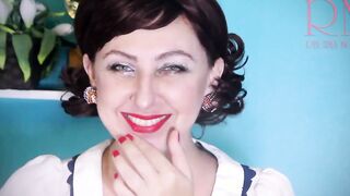 Red lipstick making out pose by Regina Noir.
