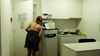 miralo antes que  lo saquen !!!! señora casada  se coje  al vecinito  joven , y de que  forma !!!!