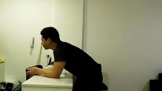 miralo antes que  lo saquen !!!! señora casada  se coje  al vecinito  joven , y de que  forma !!!!