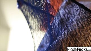 babe Nicole grind herself to completion after a sex tease