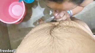 भाभी ने अपने साथ नहाने का मोका दिया ( Private )
