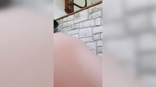 Amatrice franï¿½aise en manque chevauche son gode et jouit