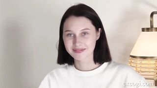 Short Haired Malory Malibu Gets Her Sweet Twat Finger Fuck For The 1st Time!