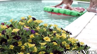 MARISKAX Lusty blonde takes on 2 long cocks while inside the backyard