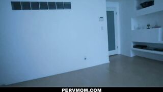 Pissed Off Cougar Syren De Mer Sits On Stepsons Face