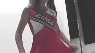Young dark hair is blowing huge cock