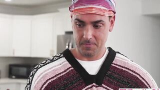 Stepbrother Says "I just want margaritas and snatch!" S25:E3